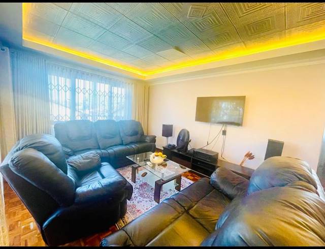 3 BEDROOM HOUSE FOR SALE IN MONTCLAIR